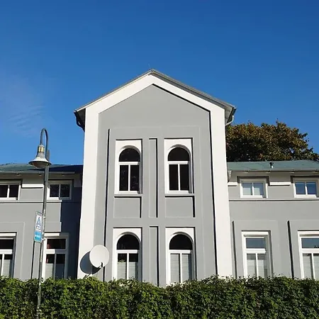 Haltestelle - Private Zimmervermietung Mueritz * Röbel