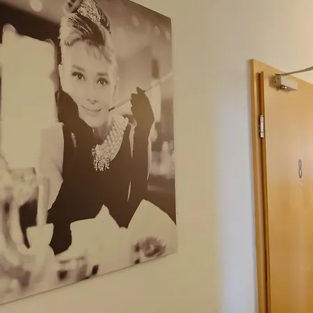 Haltestelle - Private Zimmervermietung Mueritz Pensionat *