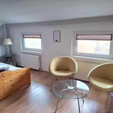 Haltestelle - Private Zimmervermietung Mueritz Pensionat