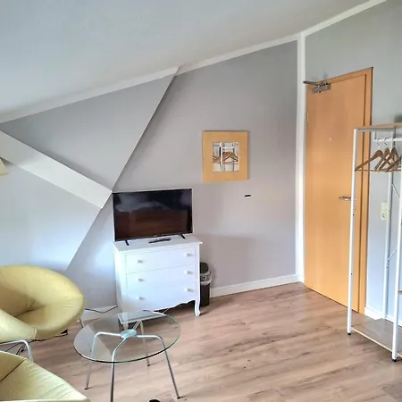 Haltestelle - Private Zimmervermietung Mueritz Pensionat