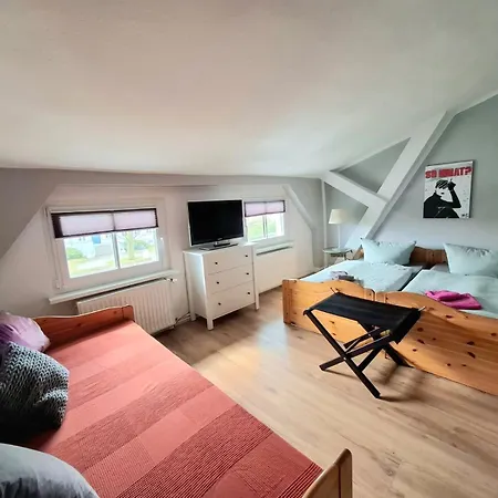 Haltestelle - Private Zimmervermietung Mueritz